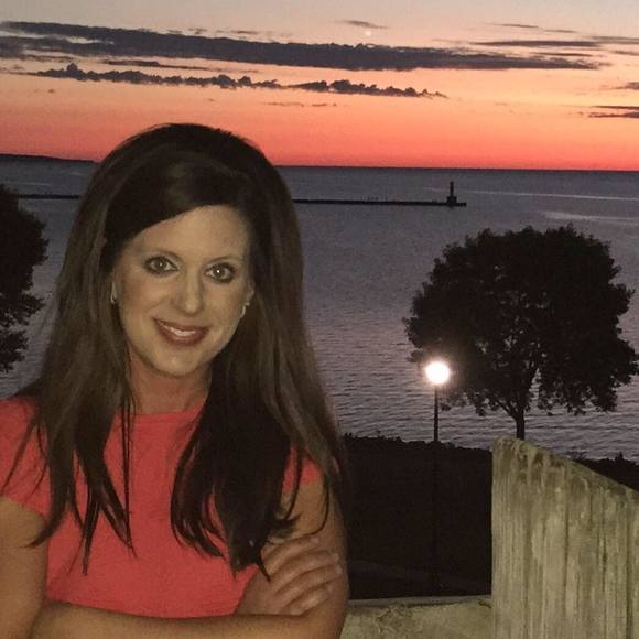 Meet your Posher, Jenny - Picture 1 of 1